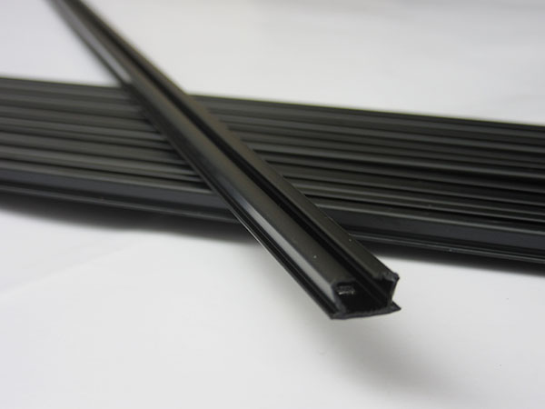 廣州塑料異型材脆化主要的三個(gè)原因！